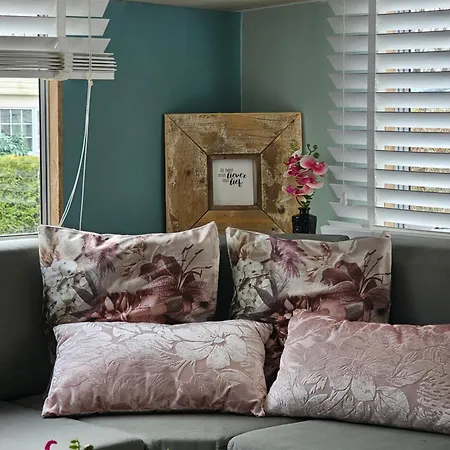 Slapen In Tuitje Casa de Férias *